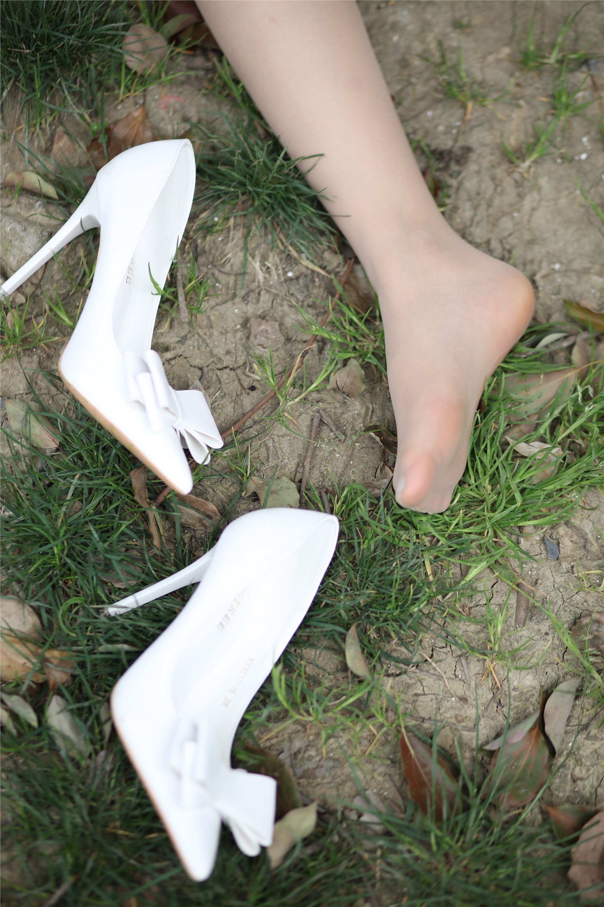 奈丝写真 NO.058 高高-坐好了，大白腿！